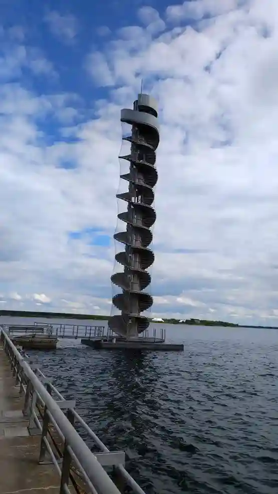 pegelturm-am-goitzschesee-aussichts-plattform