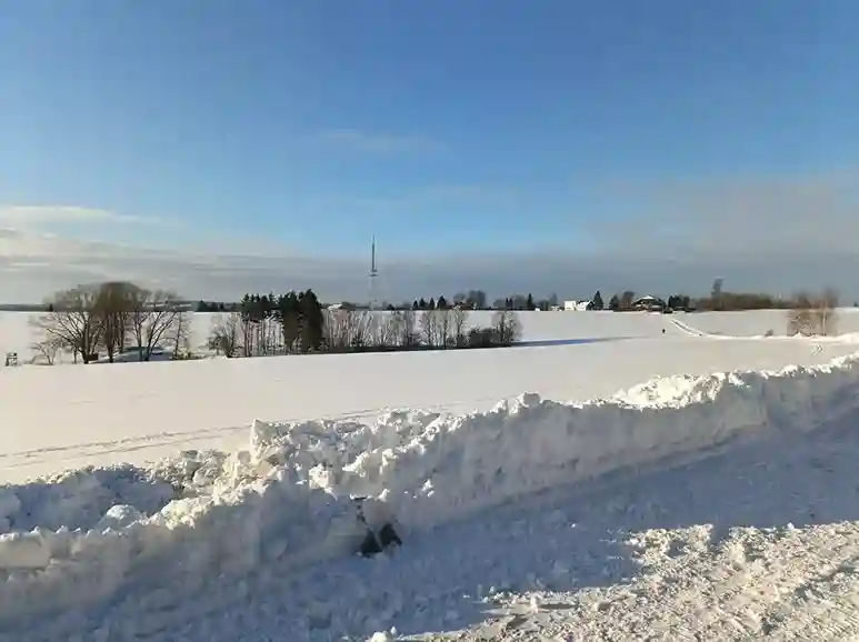 schoene-aussicht-mit-schnee